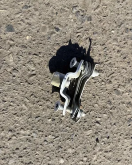 GM 15206082 Left Lower Rear Tailgate Hinge (COMPLETE WITH HARDWARD)